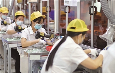 穩(wěn)中求進(jìn)探一線 | 廣州花都開出全省首張“特別”通行證 助電子電器產(chǎn)品高效“出?！? />
</a>
<span><a href=